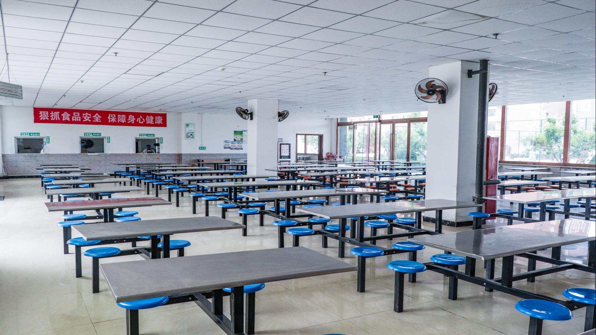 学生餐厅
